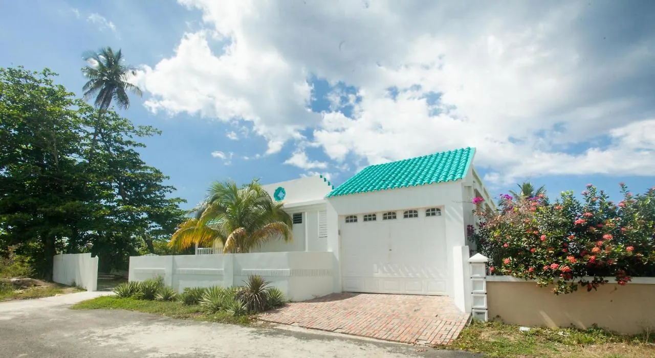 Beachfront Apt On Aguada-5Min From Rincon 0*, Aguada Puerto Rico